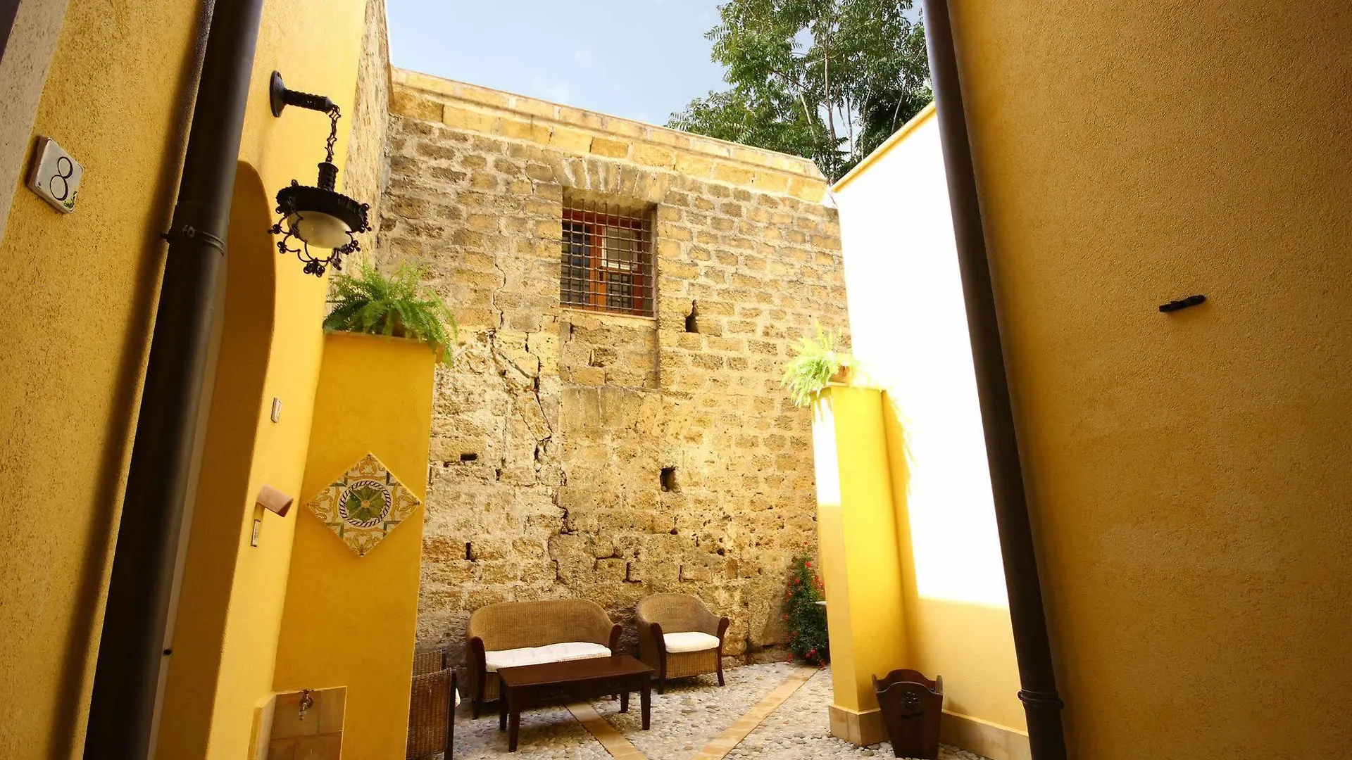 Nocleg ze śniadaniem Bed and Breakfast Khalisah Palermo